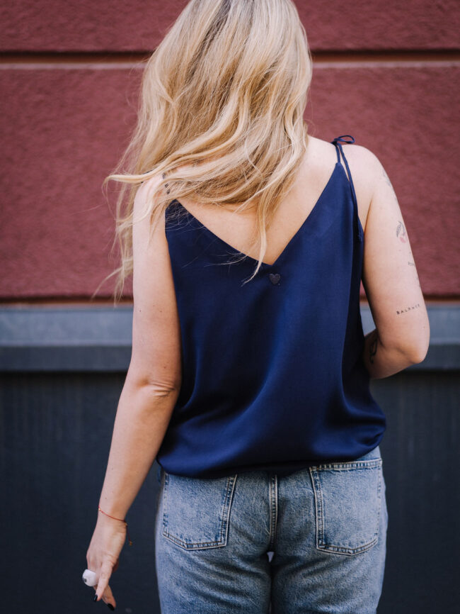 Top dark blue