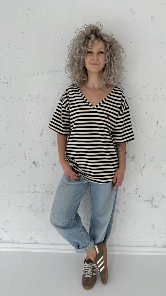 T-shirt V ecru/dark blue stripes